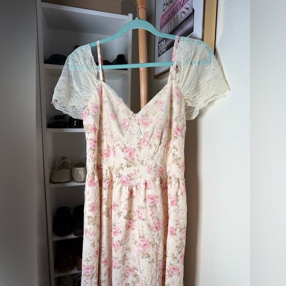 Cider NWT Floral Cream & Pink Off-Shoulder Princess Lace Dress Women’s Size 0XL - Picture 3 of 9